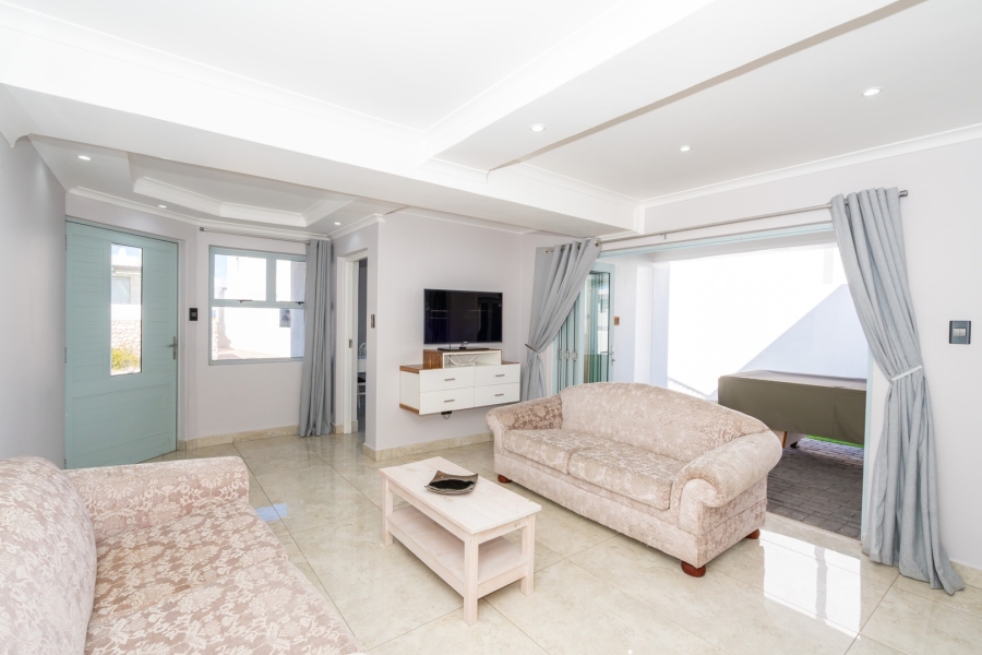3 Bedroom Property for Sale in Paradise Beach Western Cape